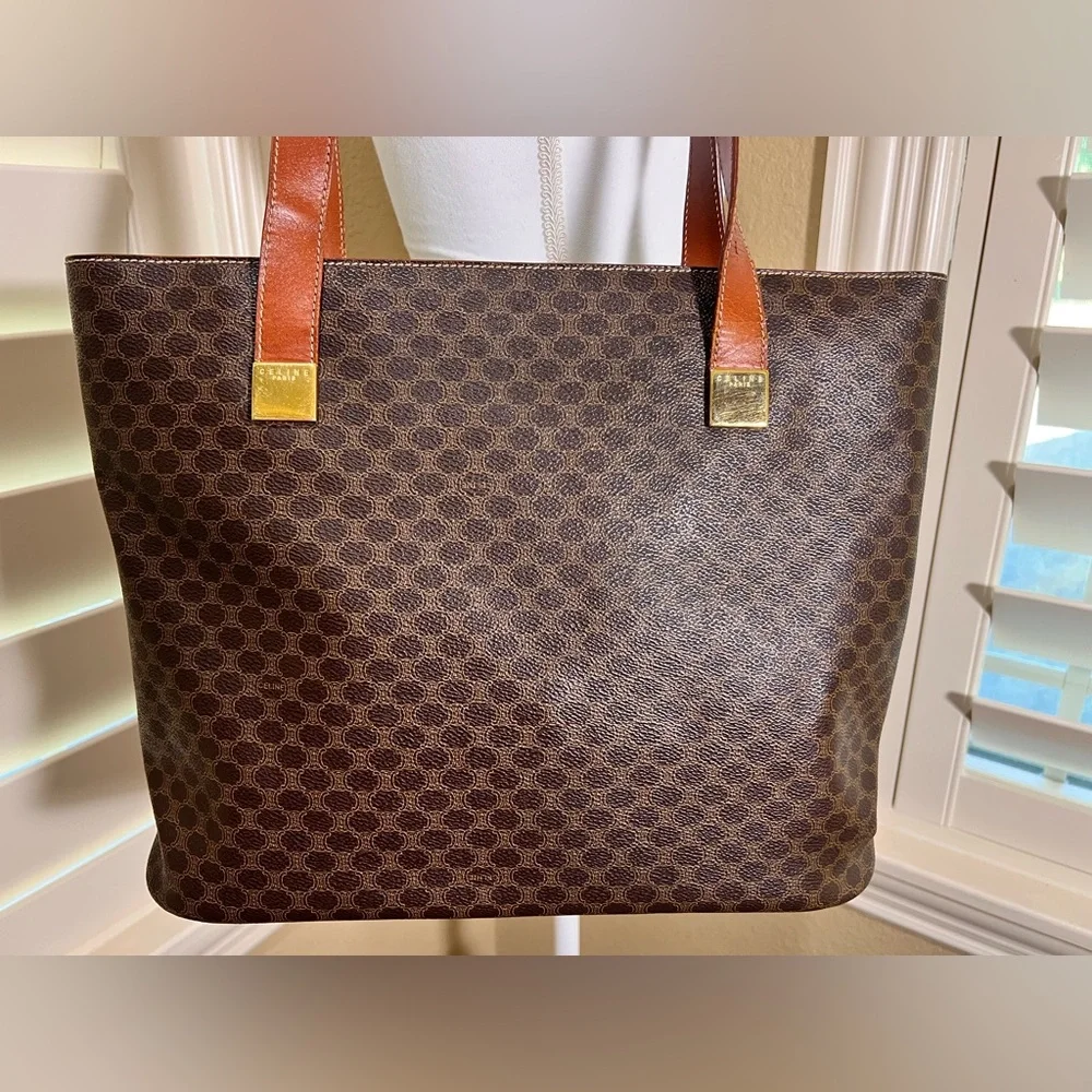 👜AUTHENTIC👜 Celine Macadam Vintage Monogram Tote with Gold Detail - Picture 6 of 16